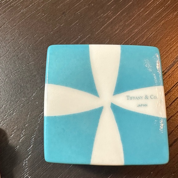 Tiffany & Co Porcelain Blue Trinket Box small 2 inches discounted vintage - Picture 4 of 5
